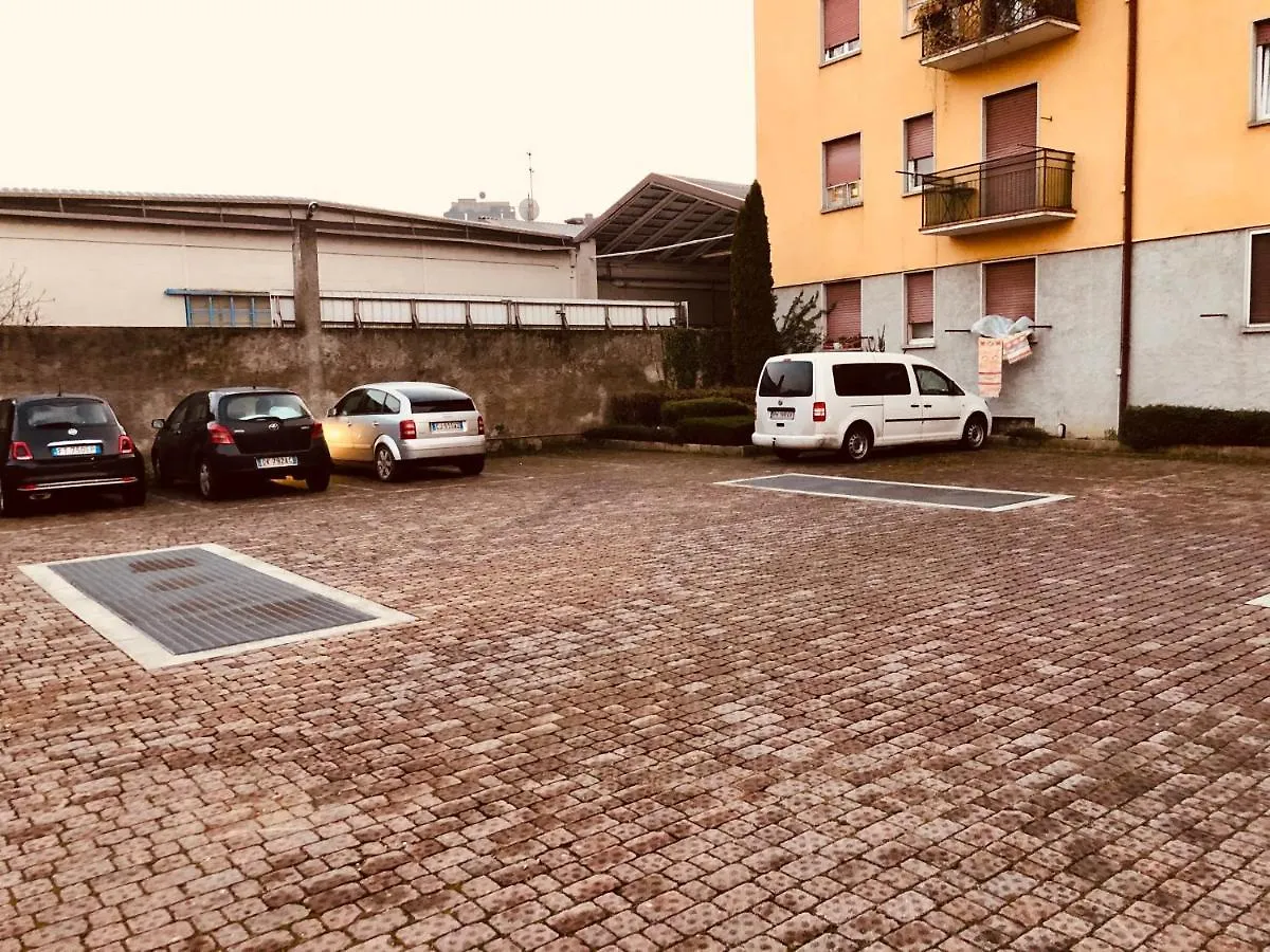 Bergamo Easy Airport Sleep&Fly Parking Apartment